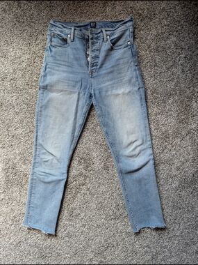 GAP Women's Light Blue High-Rise Button-Fly Jeans